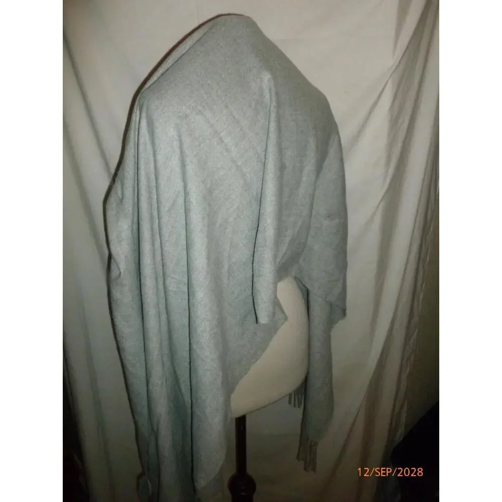 NWD Womens LIZ CLAIBORNE‎ Heather Gray Oversized Scarf 29